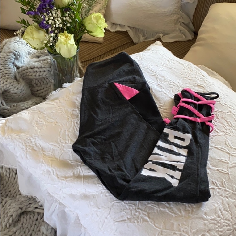 PINK ¾ Yoga Leggings